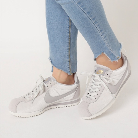 Nike classic velvet cortez se sneakers - Picture 2 of 7